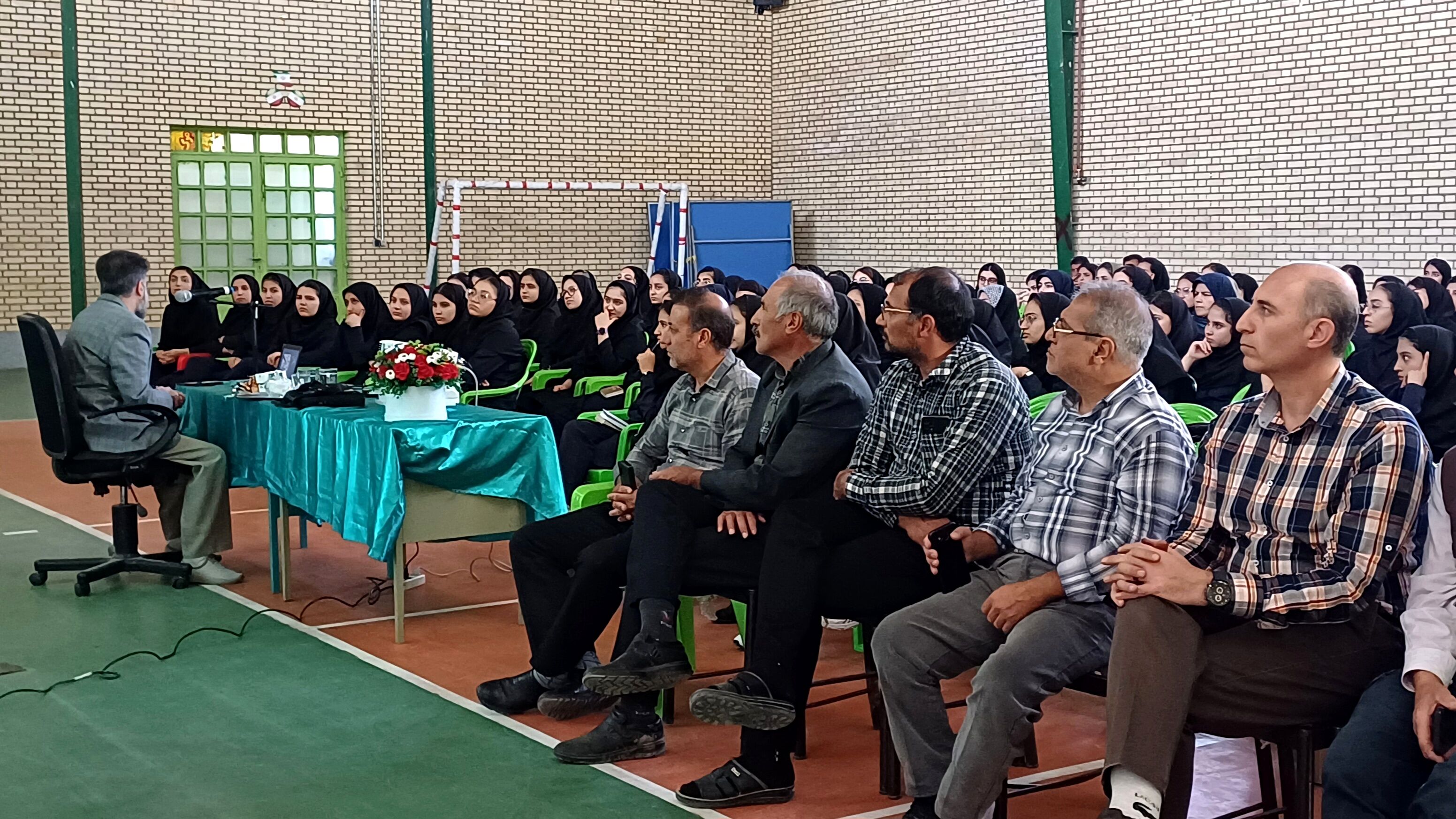 همایش مشاوره و برنامه‌ریزی موفقیت کنکور در دبیرستان دارالفنون
