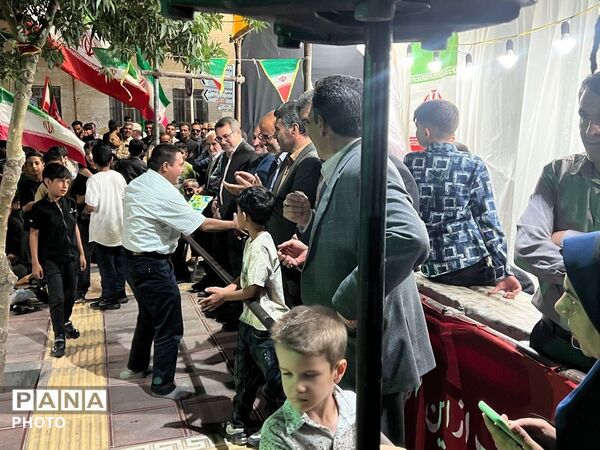 شکوفایی درحریمِ عشق؛ جشنِ فرشته‌ها در میدانِ نجفیه زاوه