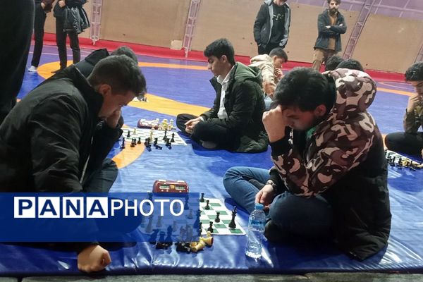 برگزاری مسابقات شطرنج دانش‌آموزی در بهارستان ۲