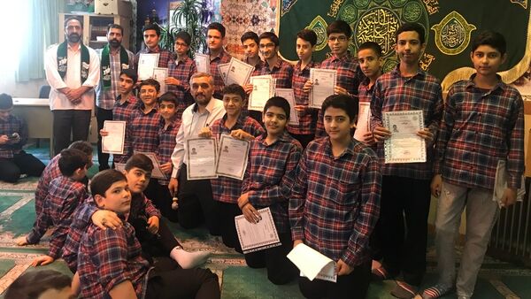 جشن پرشور عید غدیر خم در مدرسه شهدای مدافع حرم منطقه ۱۰ تهران