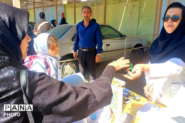هفته سلامت در ورامین: جشنی برای سلامتی با حضور دانش‌آموزان، فرهنگیان و هلال احمر