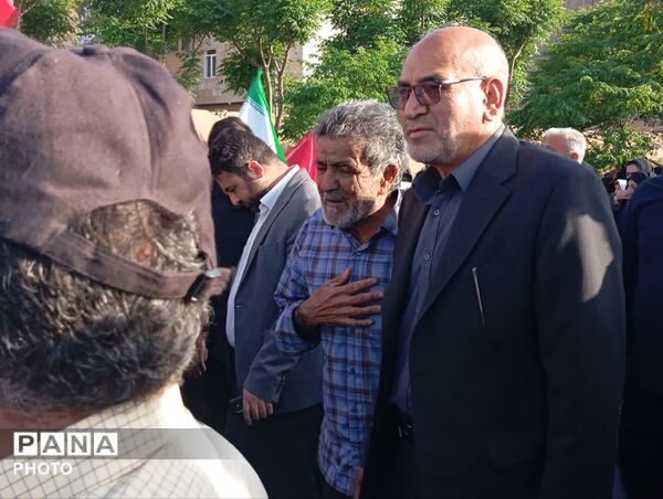 مراسم خاکسپاری شهیده دانش‌آموز «فاطمه موحدان» در یزد