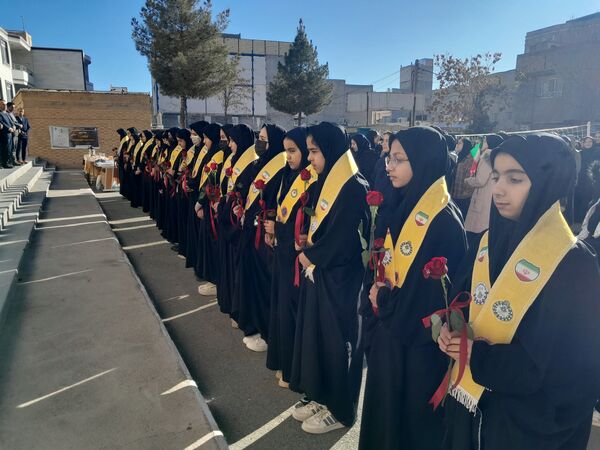 نغمه‌ای از دل تاریخ در آسمان امید