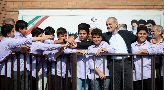 پیام صریح پاستور از سنگر مدرسه‌سازی؛ امنیت پایدار از دالان «آموزش» می‌گذرد