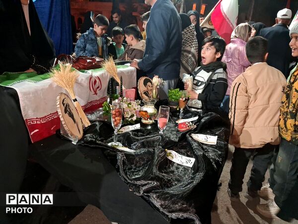 حماسه سازی مردم نیشابور در بیستمین شب از راهپیمایی های مردمی بلوار فضل 