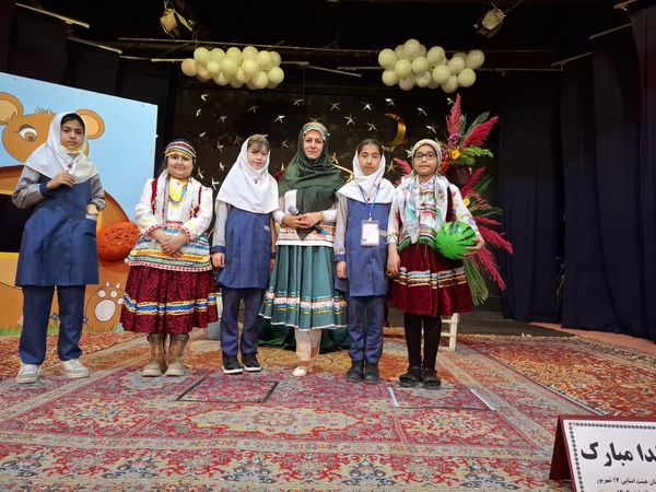 جشن یلدا ۱۴۰۴ در مدرسه ۱۷ شهریور شهرستان بجنورد 