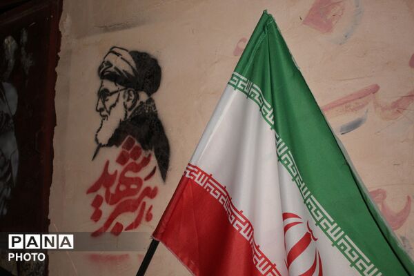 آتش به جان ترامپ در شب چهارشنبه سوری در بام و صفی آباد