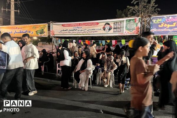 شور غدیر در میدان امام خامنه‌ای؛ اجتماع شبانه مردم شهرستان قدس جلوه‌ای از عشق به ولایت