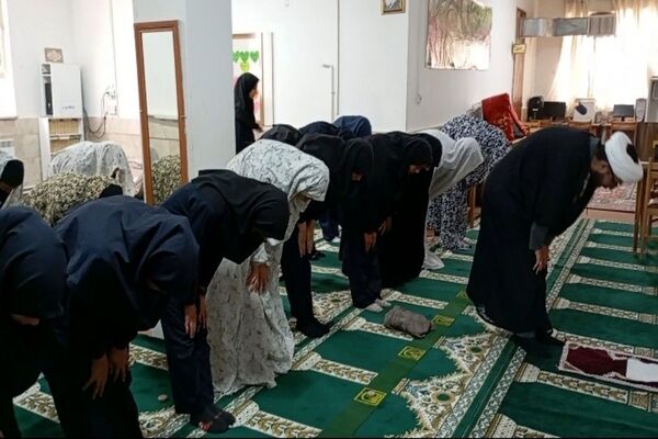 زنگ نماز در روز اول ماه مهر ۱۴۰۴در دبیرستان شهید مجید دهنوی نیشابور 