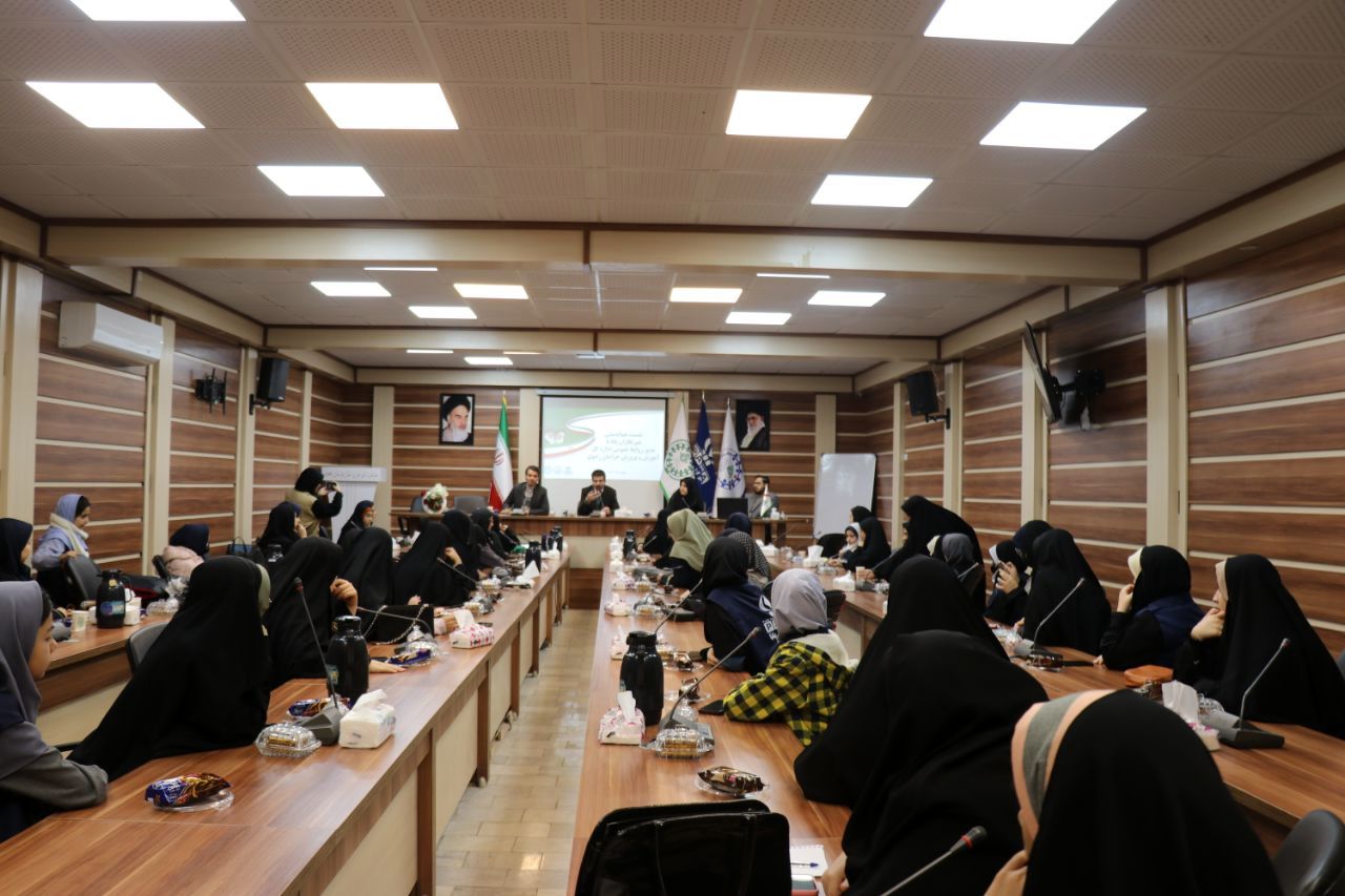 جلسه هم‌اندیشی خبرنگاران پانا با رئیس روابط عمومی اداره‌کل استان خراسان رضوی