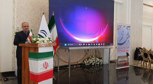 تقدیر از منتخبین کنکور ۱۴۰۳-۱۴۰۴ در جشنواره «فخر» خسروشاه
