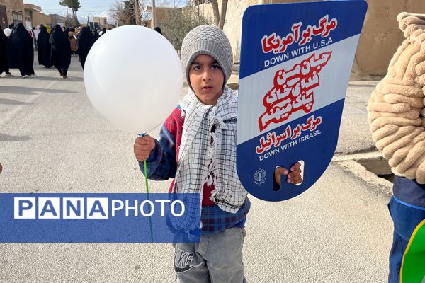 دهه نودی‌های شهر سورمق پای کار انقلاب