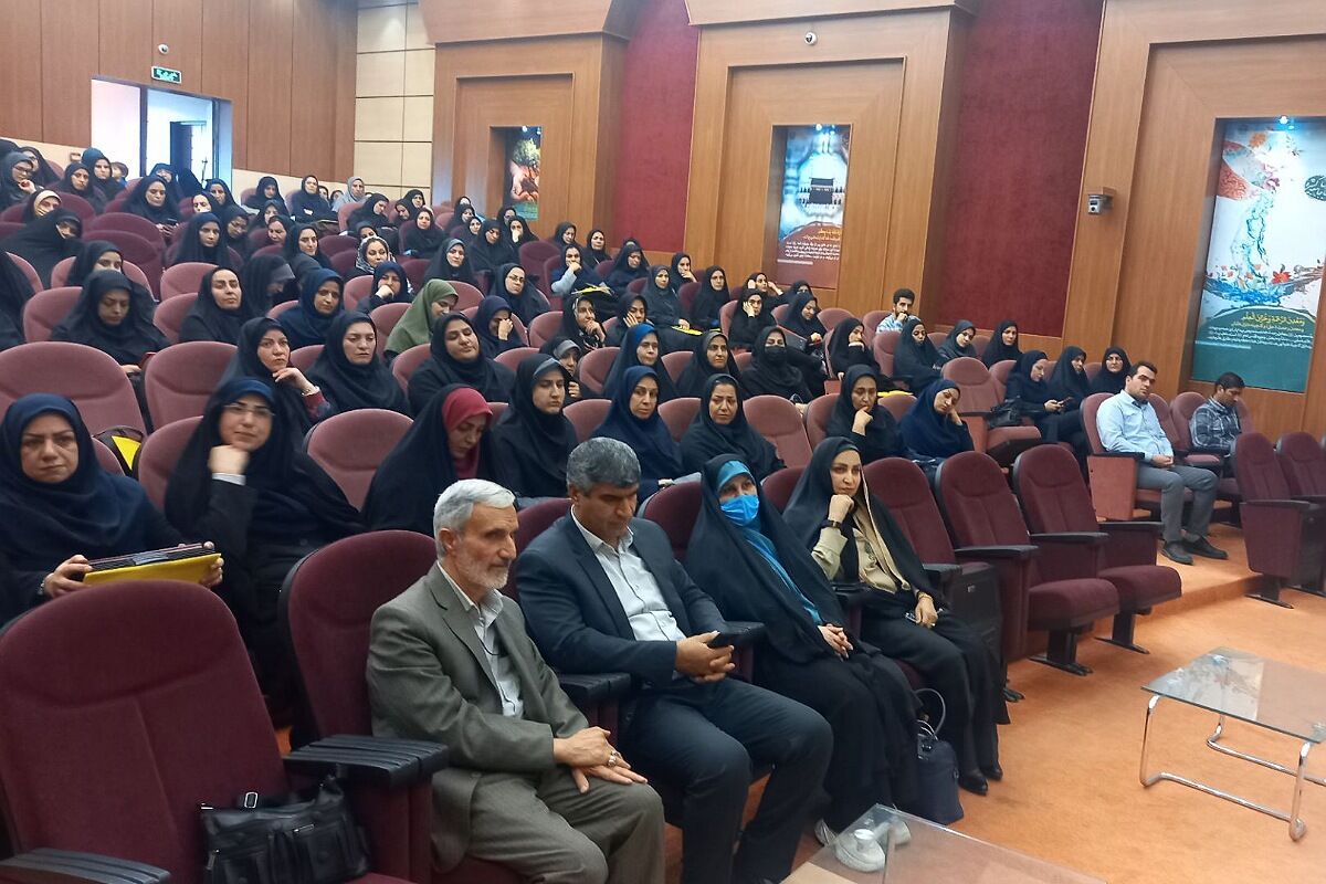 برگزاری دوره‌های آموزشی گامی اساسی در ارتقای مدیریت آموزشی و تحقق اهداف سند تحول بنیادین است