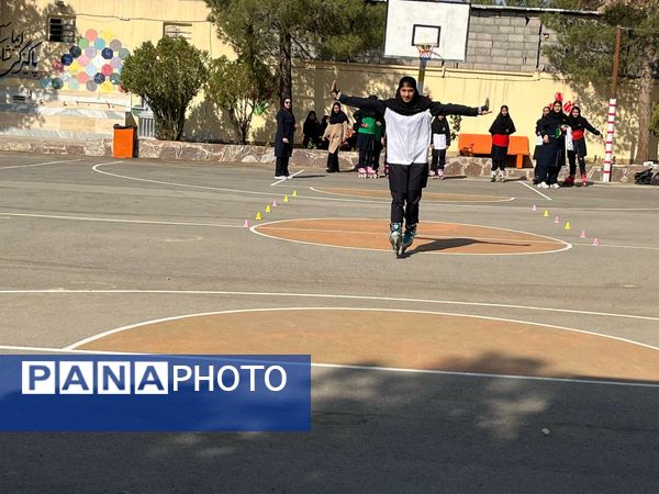 مراسم بزرگداشت هفته تربیت بدنی و ورزش در دبیرستان شاهد هاجر