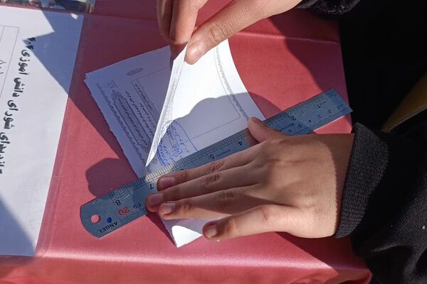 انتخابات شورای دانش آموزی در دبیرستان مهر نیشابور