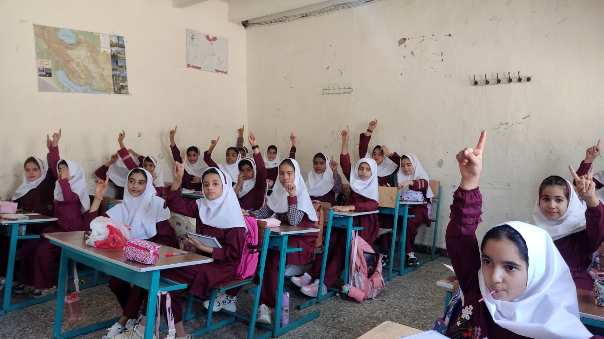 زنگ مهر در مدرسه استقلال نواخته شد