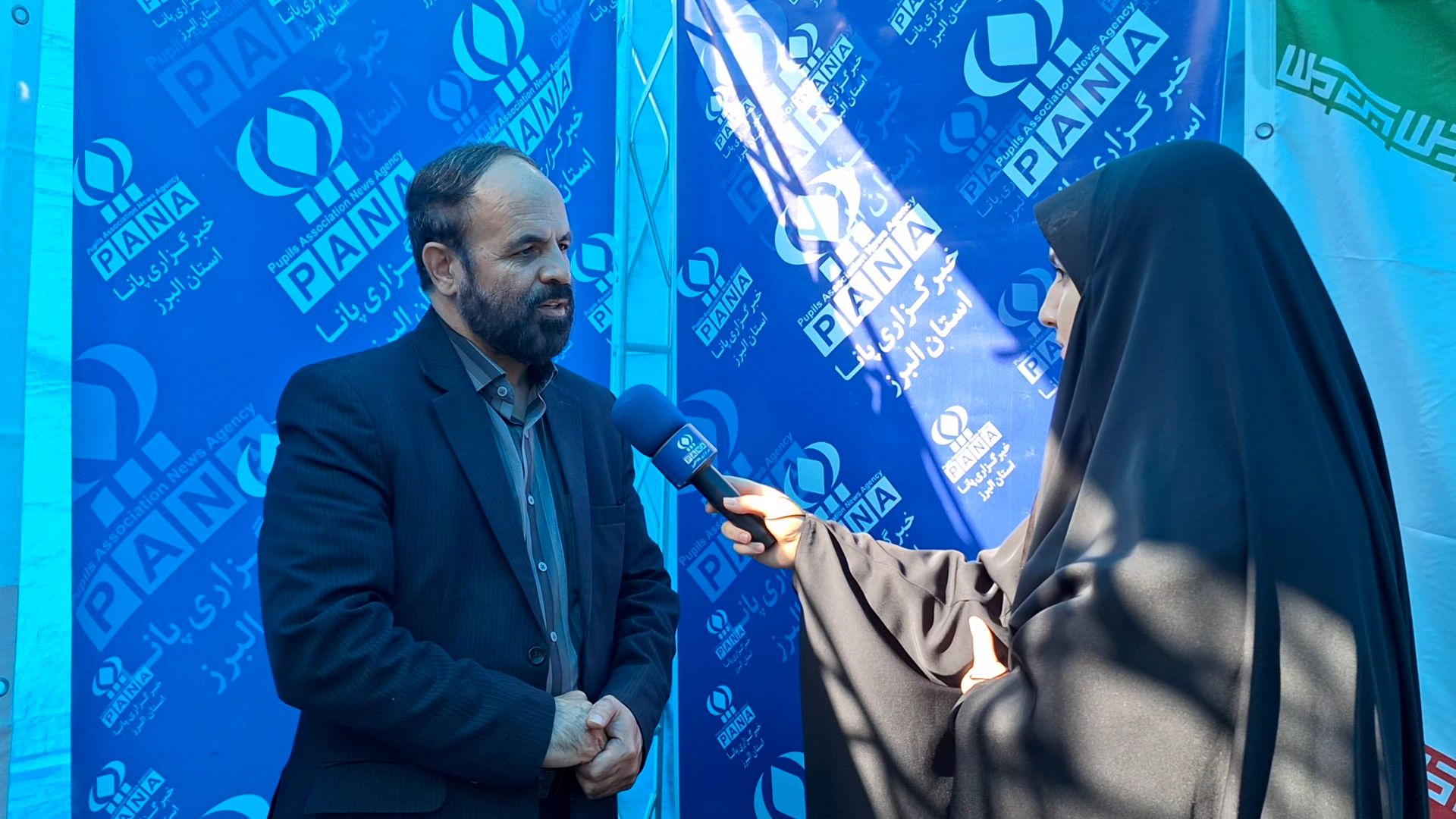 حضور پرشور دانش‌آموزان در راهپیمایی ۱۳ آبان،توأم با بصیرت است