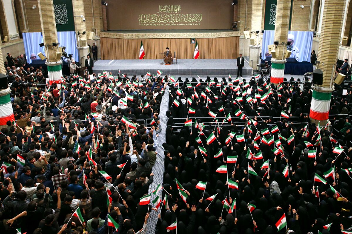 دیدار دانش‌آموزان خبرنگار پانا با رهبر انقلاب؛ لحظه‌ای از هیجان، ایمان و امید