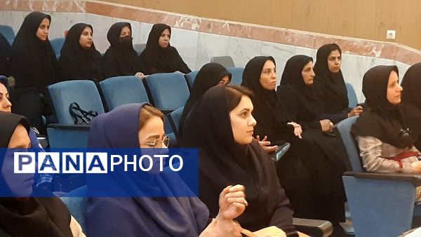 برگزاری کارگاه طرح ماهر هلال احمر در کانون سمیه شهرستان شیروان