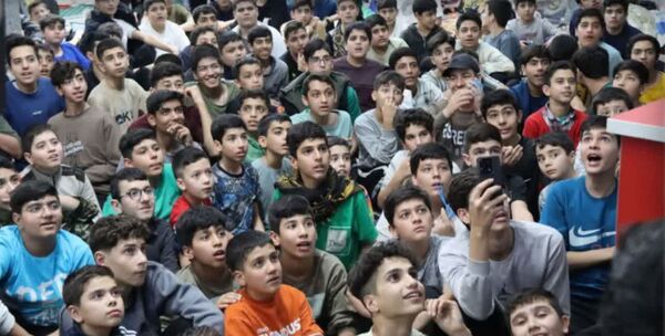حال و هوای دانش آموزان معتکف در مسجد امام خمینی (ره) جاهد شهر مشهد مقدس 