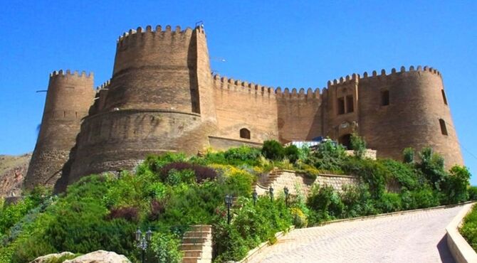 قلعه فلک‌الافلاک،نگین باستانی و دژ افسانه‌ای خرم‌آباد