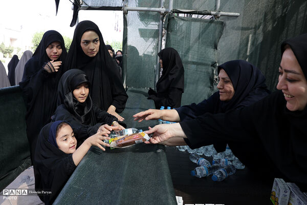 برگزاری همایش بزرگ جمع‌خوانی دانش‌آموزان با اجرای سرود و نوحه حماسی «باید برخاست»