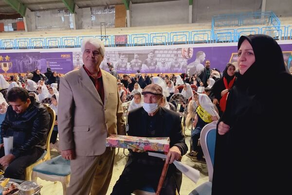 جشن روز پدر در سالن گلعباسی ورامین ؛ حضوریک هزار نفر از  پدران دانش آموزان گل‌های نمونه