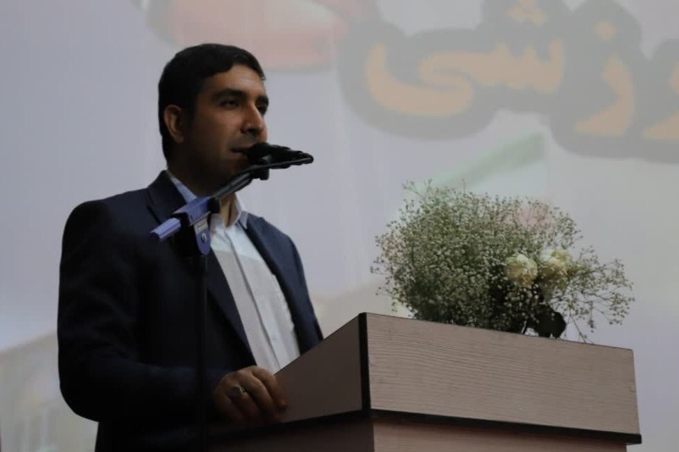 هدف از اهدای جوایز منتخبین مسابقات فرهنگی، هنری و ورزشی تشویق دانش‌آموزان به حضور در این مسابقات است