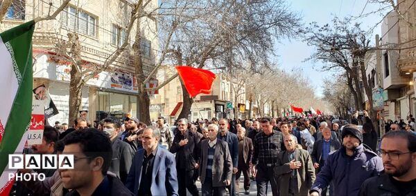 تشییع باشکوه شهید محمد رجبی در ماه مبارک رمضان با حضور گسترده مردم تویسرکان در روز جمعه