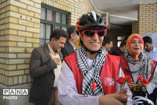 جلوه‌هایی از حضور کاروان دوچرخه سواری «ترکیه تا میناب» در قم