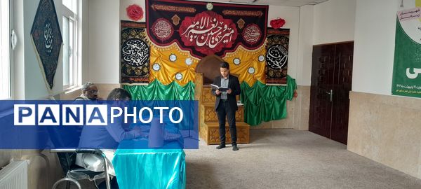 رقابت دانش‌آموزان شهرستان خلیل‌آباد در چهل‌ودومین دوره مسابقات قرآن عترت و نماز 