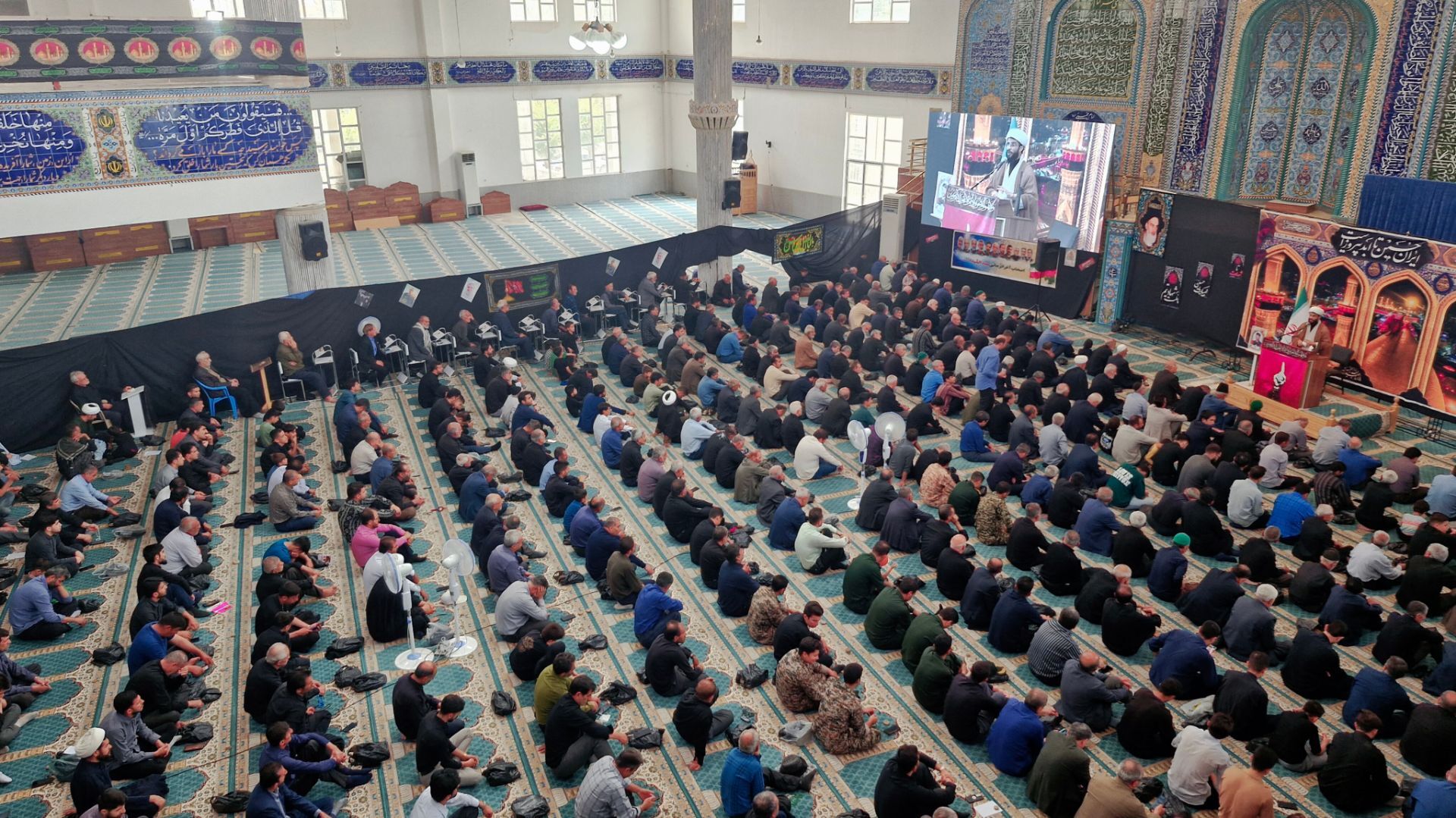 نمازجمعه؛ یک روز معنوی در مصلی شهرستان لردگان