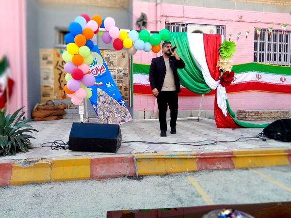 جشن دهه فجر انقلاب اسلامی در دبیرستان رضوان شهرستان بوشهر