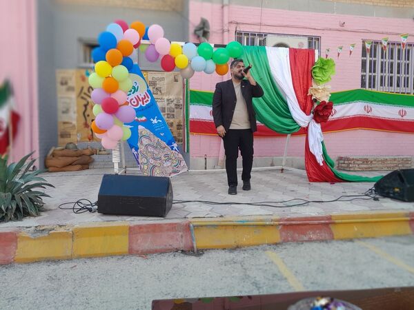 جشن دهه فجر انقلاب اسلامی در دبیرستان رضوان شهرستان بوشهر