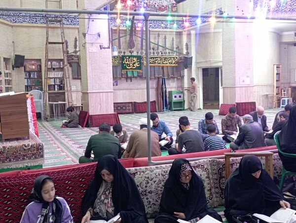 برگزاری محفل انس با قرآن و یادواره شهدای قرآنی در مسجد سرچشمه پیشوا 