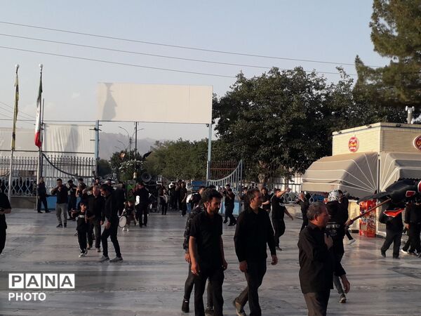 حضور دسته های عزاداری هیئت حسینی روستای تل آباد در زیارتگاه شهید آیت الله مدرس