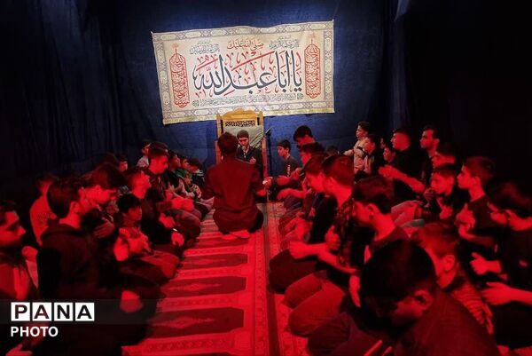 آیین عزاداری دهه سوم ماه محرم در هیئت صالحان بهشتی شهریار 