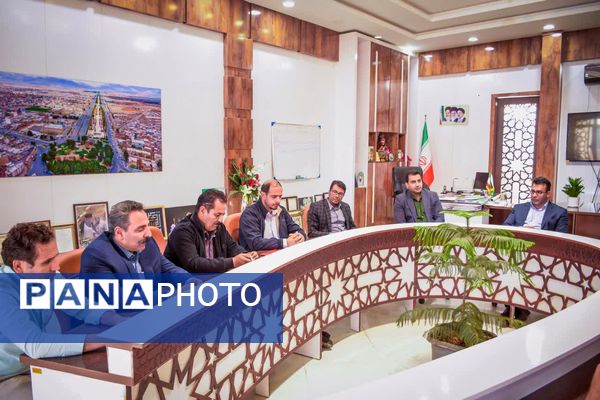 دیدار صمیمانه مسئولین سازمان‌ها و ادارات کاشمر با شهردار