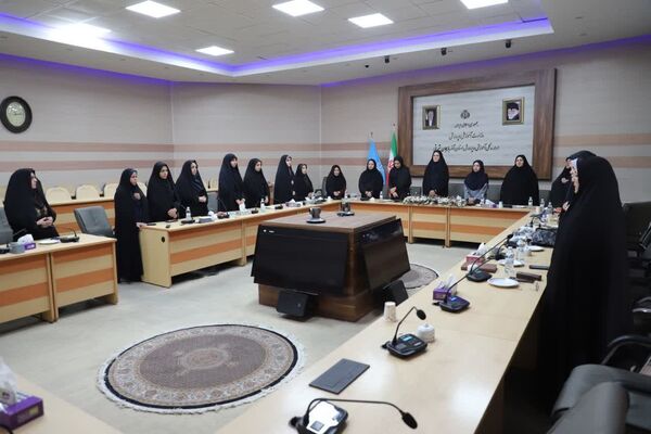 نشست هم‌اندیشی بانوان ستادی اداره‌کل آموزش و پرورش آذربایجان‌شرقی