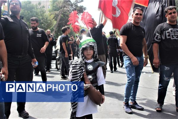 جلوه‌های باشکوه عزاداری روز عاشورا در قم