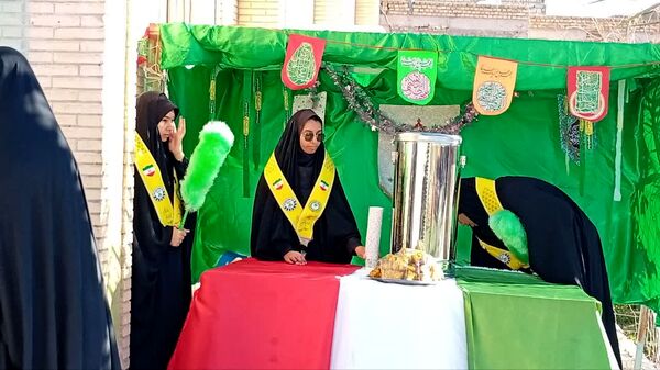 آئین نواختن زنگ انقلاب در دبیرستان حجاب بافق