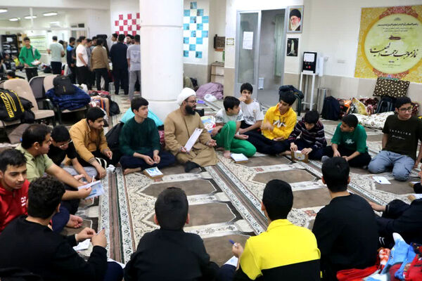 اعتکاف دانش‌آموزی پسران در مسجد النبی (ص) شهرستان جم