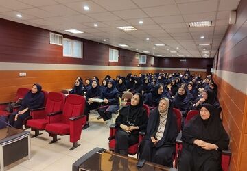 گرامیداشت مولانا در دبیرستان شاهد تهذیب منطقه ۲