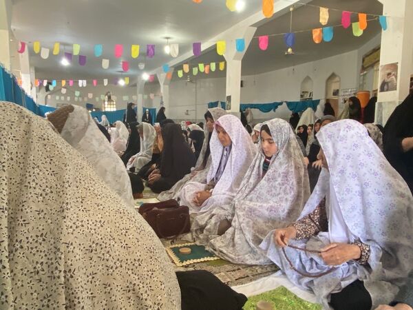حضور جمعی از فرهنگیان مانه و سملقان در نماز عبادی سیاسی جمعه