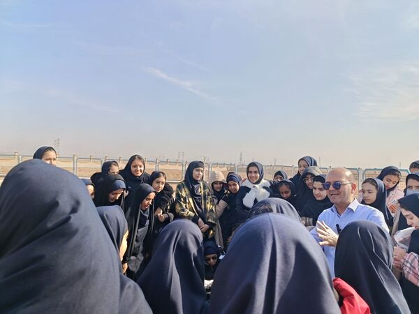 بازدید دانش آموزان دبیرستان فرزانگان از اداره هواشناسی خواف