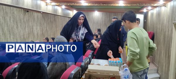 برگزاری جلسه انجمن اولیاء و مربیان دبیرستان نمونه دولتی فرزانگان شیروان