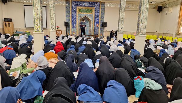 مسابقات قرآن و احکام دختران ابتدایی در دارالقرآن امام حسین(ع) ناحیه ۶ مشهد