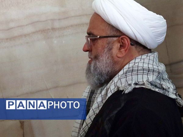 نماز جمعه ای با رنگ خون شهید در کاشمر