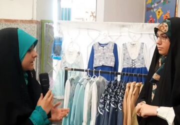  بازارچه دست آوردهای هنری اولیا دبستان شاهد ام البنین (س) به مناسبت هفته اولیا و مربیان 