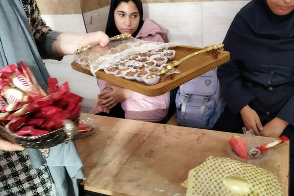 برگزاری مراسم جشن یلدا در مدرسه مهرآیین و مدرسه مریم بهارستان۲